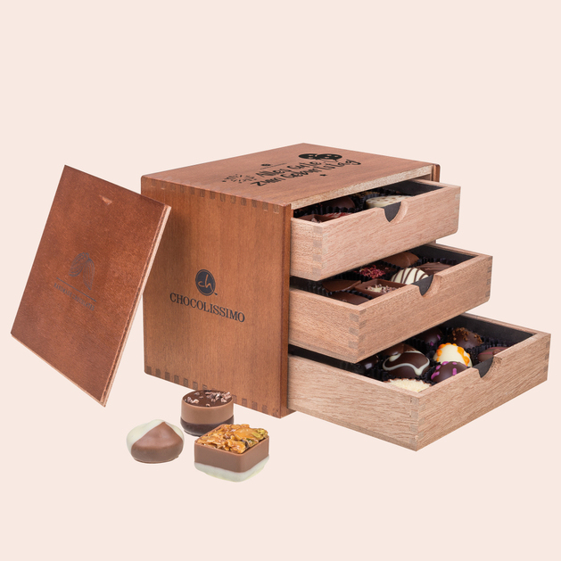 ChocoGrande - Geburtstag - 30 Pralinen in einem Holzkästchen mit Gravur