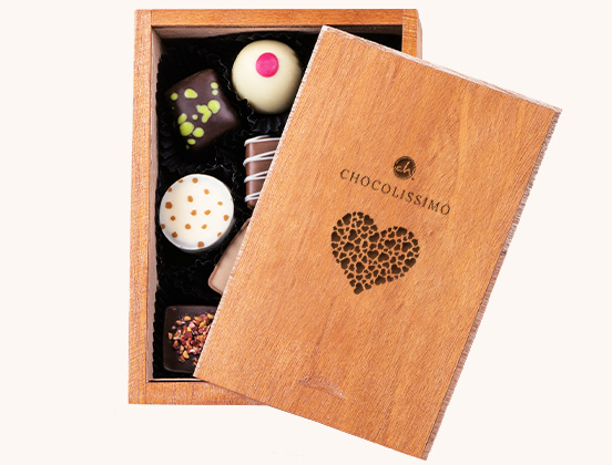 Besonderheiten eines Pralinen-Sets in einer Holzbox zum Valentinstag
