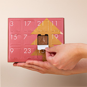 Schokoladen-Neapolitaner in einem doppelseitigen Kalender