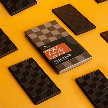 Eine Tafel venezolanischer Zartbitterschokolade mit 72 % Kakao