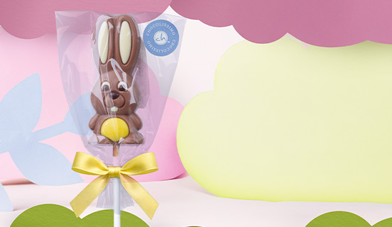 Osterhase aus Schokolade – gelb, in dekorativer Folie