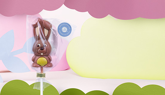 Osterhase aus Schokolade – gelb, in dekorativer Folie