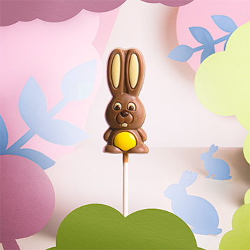 Gelber Schokoladenhase zu Ostern