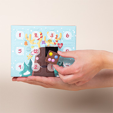 Kleiner Tisch-Adventskalender mit 24 Schokoladentäfelchen