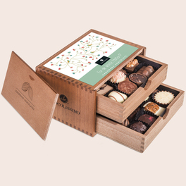 Chocolaterie - Muttertag - 20 Pralinen im Holzkästchen mit individueller Gravur
