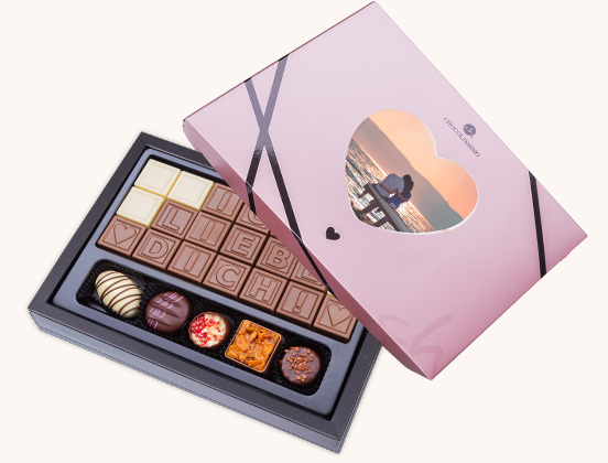 Einzigartige Merkmale eines Schokoladentelegramms in einem Umschlag zum Valentinstag